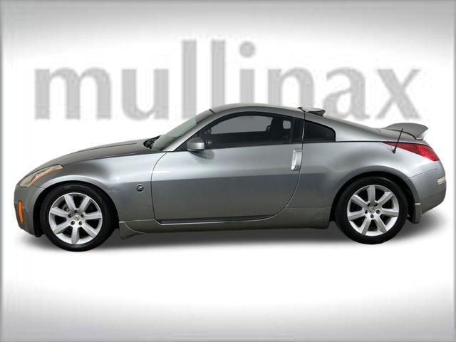used 2004 Nissan 350Z car, priced at $10,900