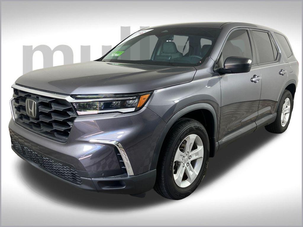 used 2023 Honda Pilot car, priced at $32,901