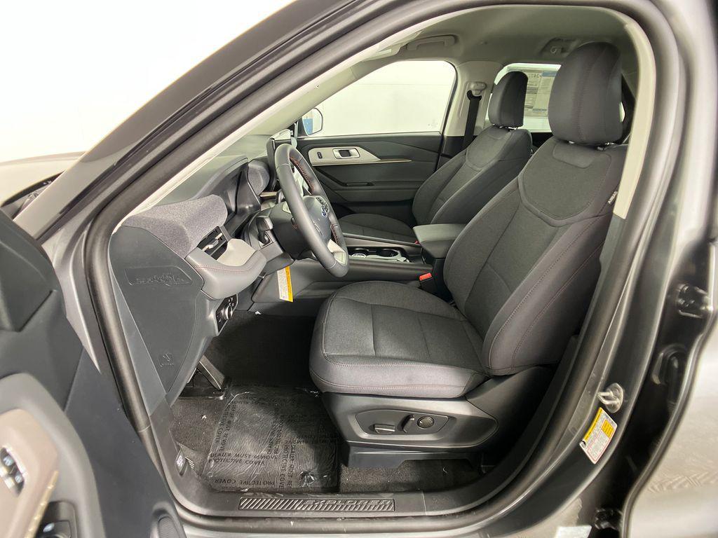 new 2025 Ford Explorer car, priced at $39,055