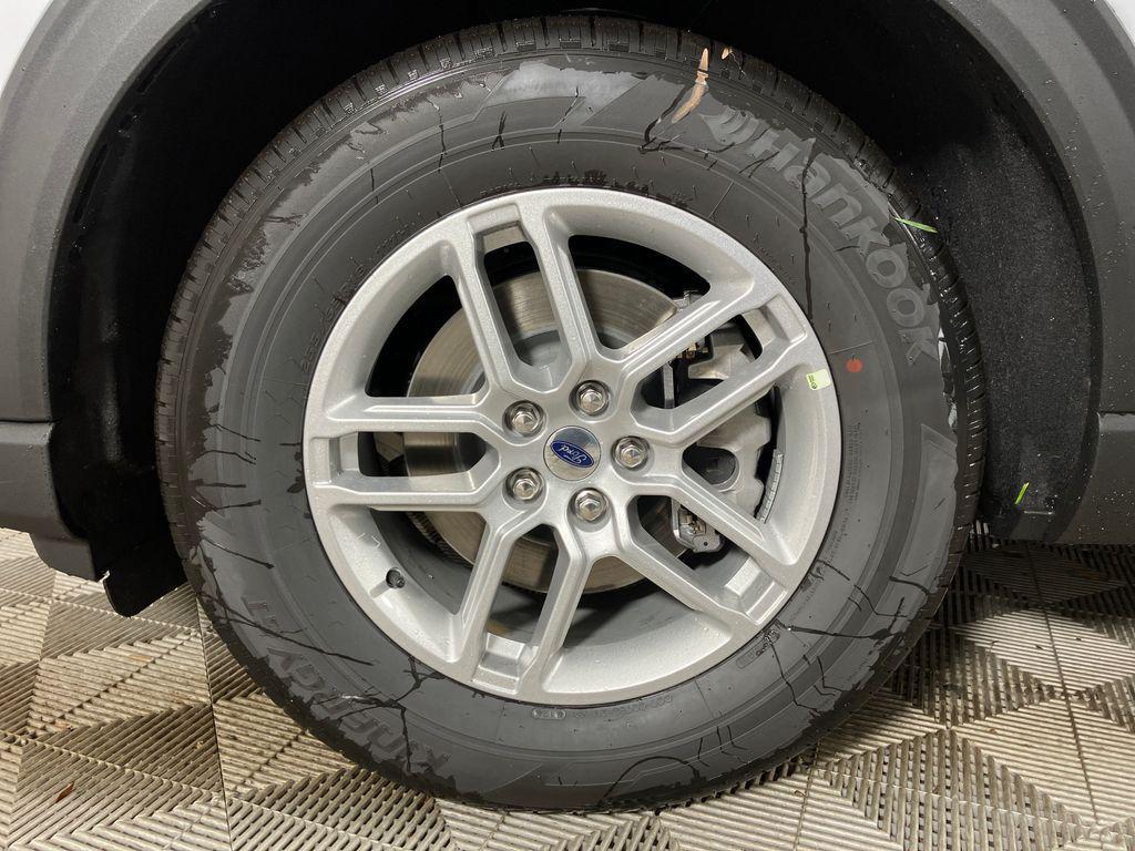 new 2025 Ford Explorer car, priced at $38,954