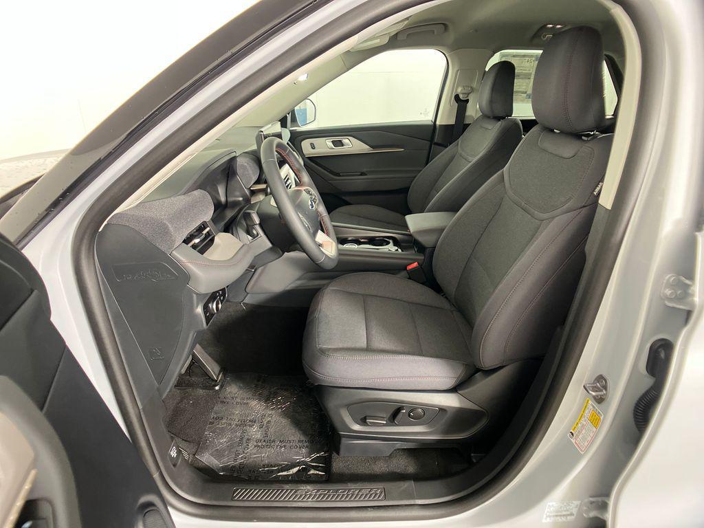 new 2025 Ford Explorer car, priced at $38,954