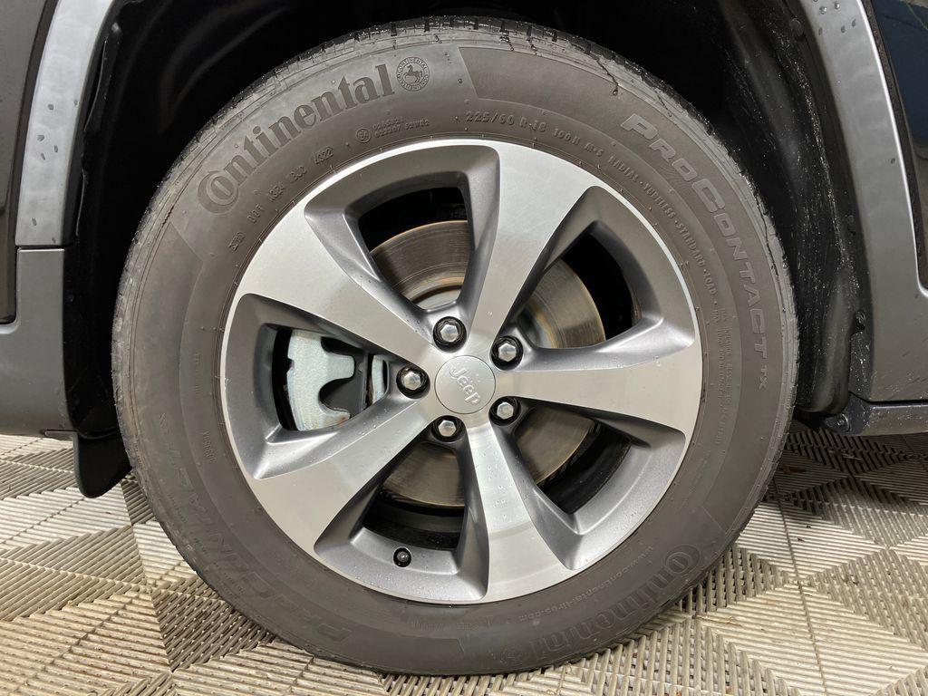 used 2022 Jeep Cherokee car, priced at $23,900