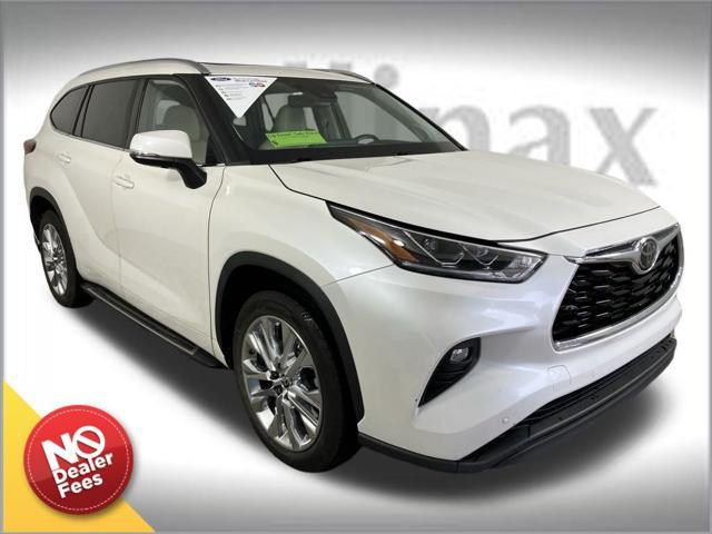 used 2020 Toyota Highlander car, priced at $32,000