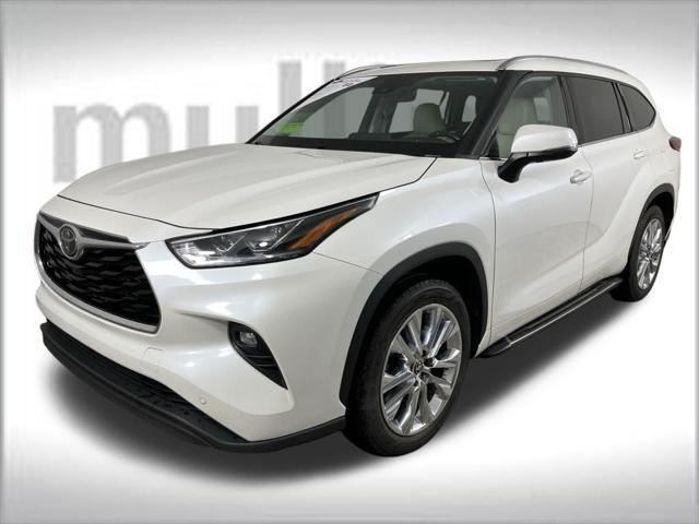 used 2020 Toyota Highlander car, priced at $32,000