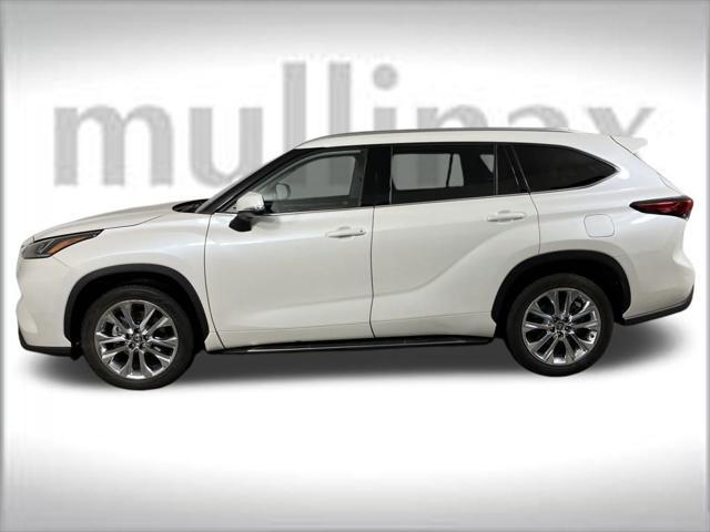 used 2020 Toyota Highlander car, priced at $32,000