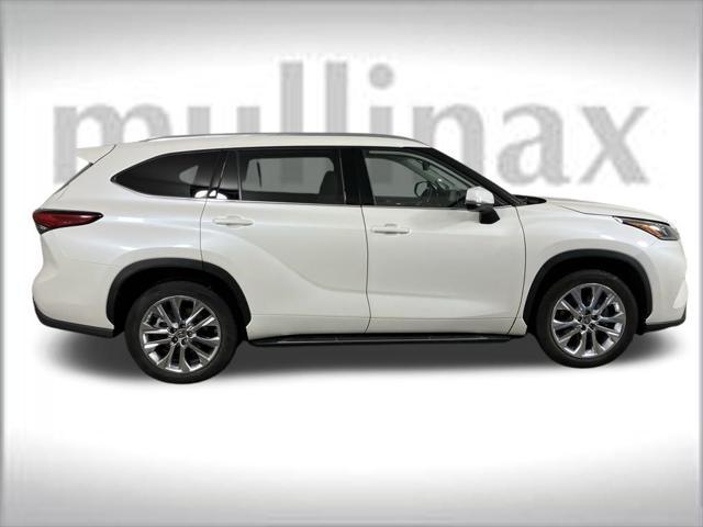 used 2020 Toyota Highlander car, priced at $32,000