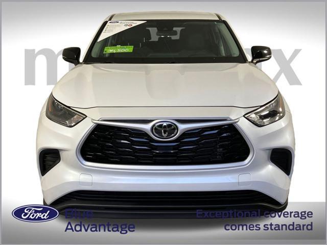 used 2023 Toyota Highlander car, priced at $34,500