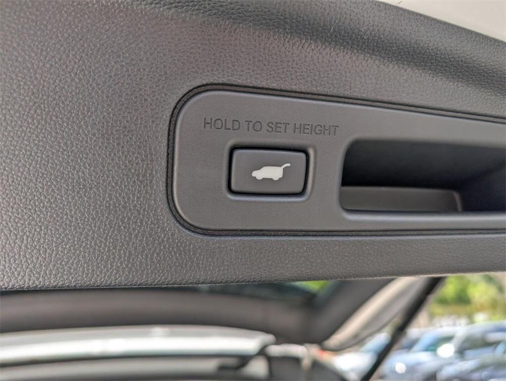 new 2025 Acura MDX car, priced at $53,150