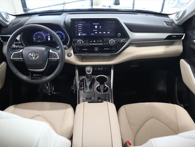 used 2023 Toyota Highlander car, priced at $43,997