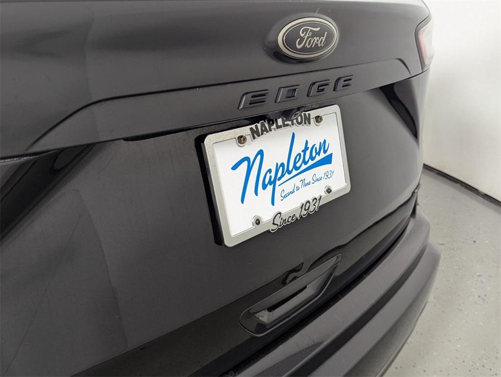 used 2022 Ford Edge car, priced at $16,900