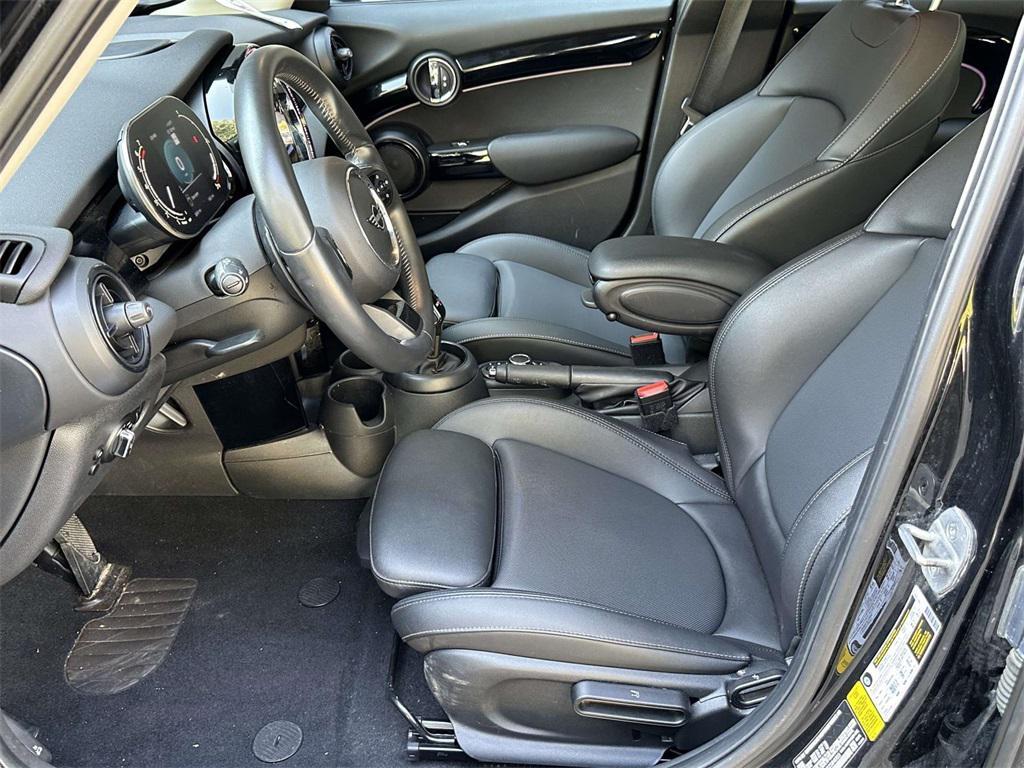 used 2023 MINI Hardtop car, priced at $23,900