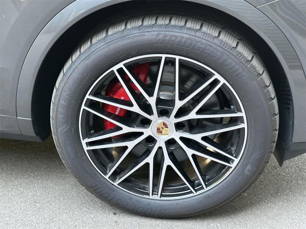new 2025 Porsche Cayenne car, priced at $134,685