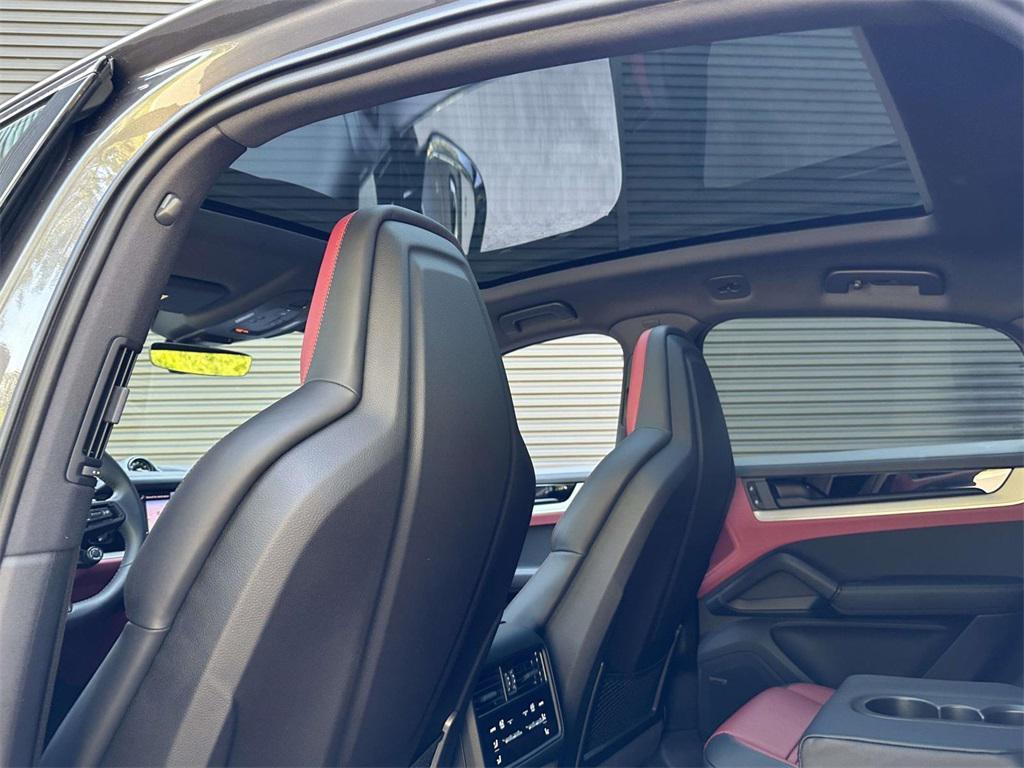 new 2025 Porsche Cayenne car, priced at $134,685