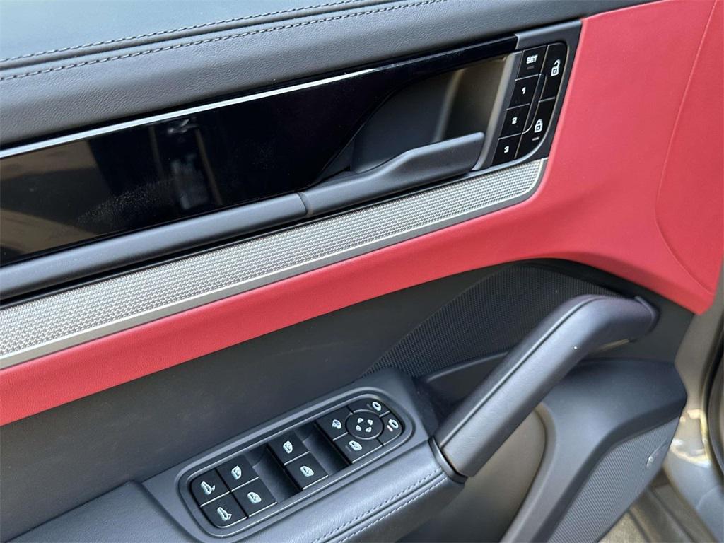 new 2025 Porsche Cayenne car, priced at $134,685