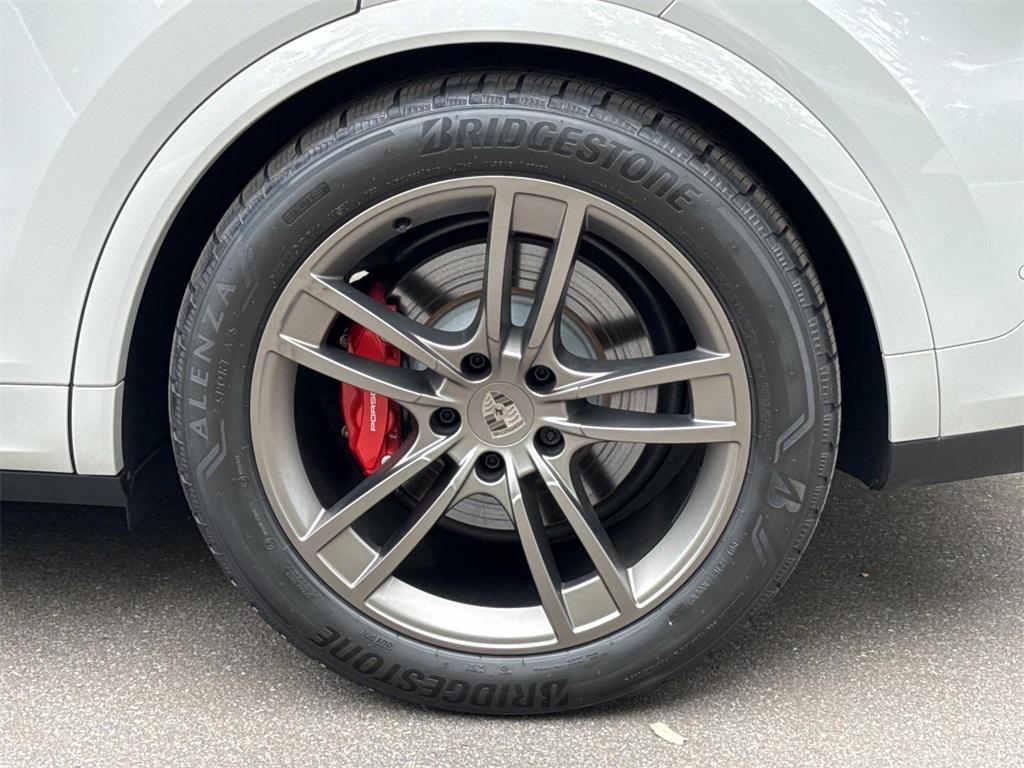 new 2025 Porsche Cayenne car, priced at $167,475