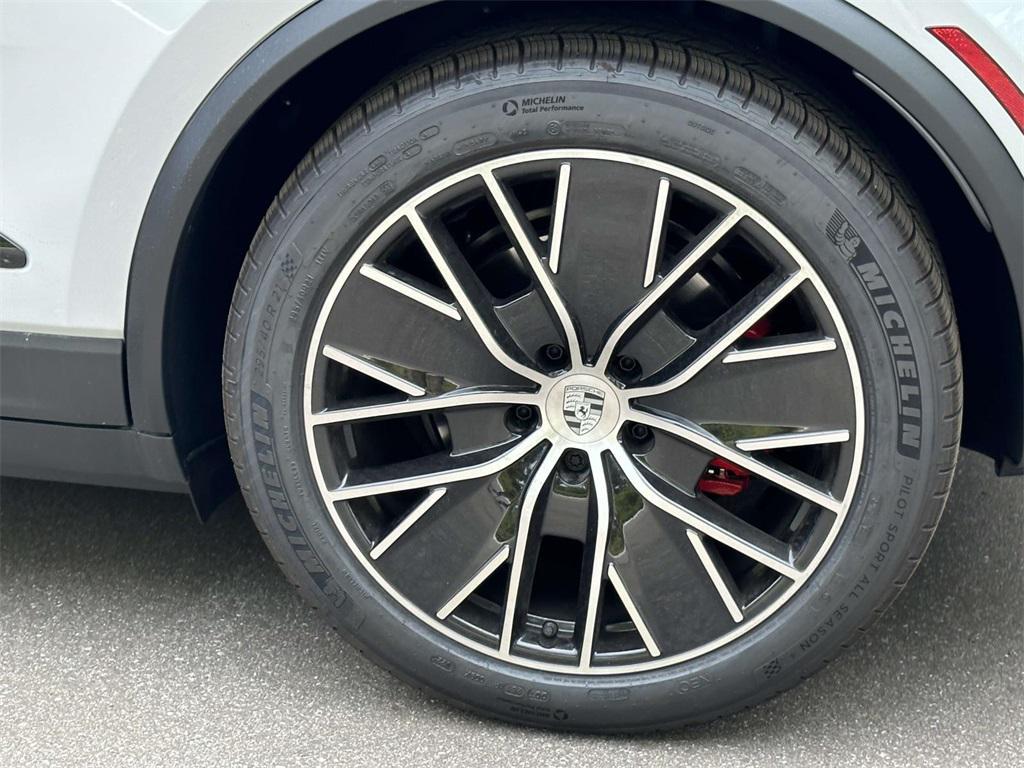 new 2025 Porsche Macan car, priced at $100,985