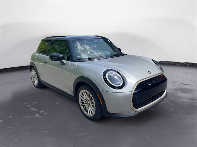 used 2025 MINI Hardtop car, priced at $31,990
