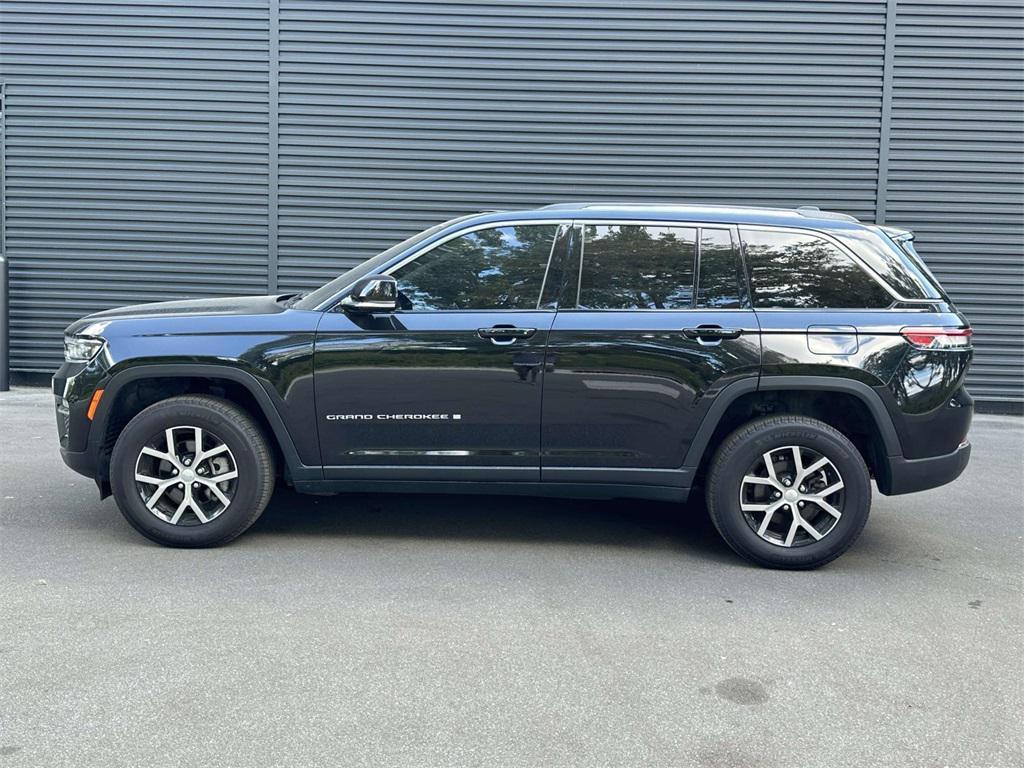 used 2024 Jeep Grand Cherokee car, priced at $35,312