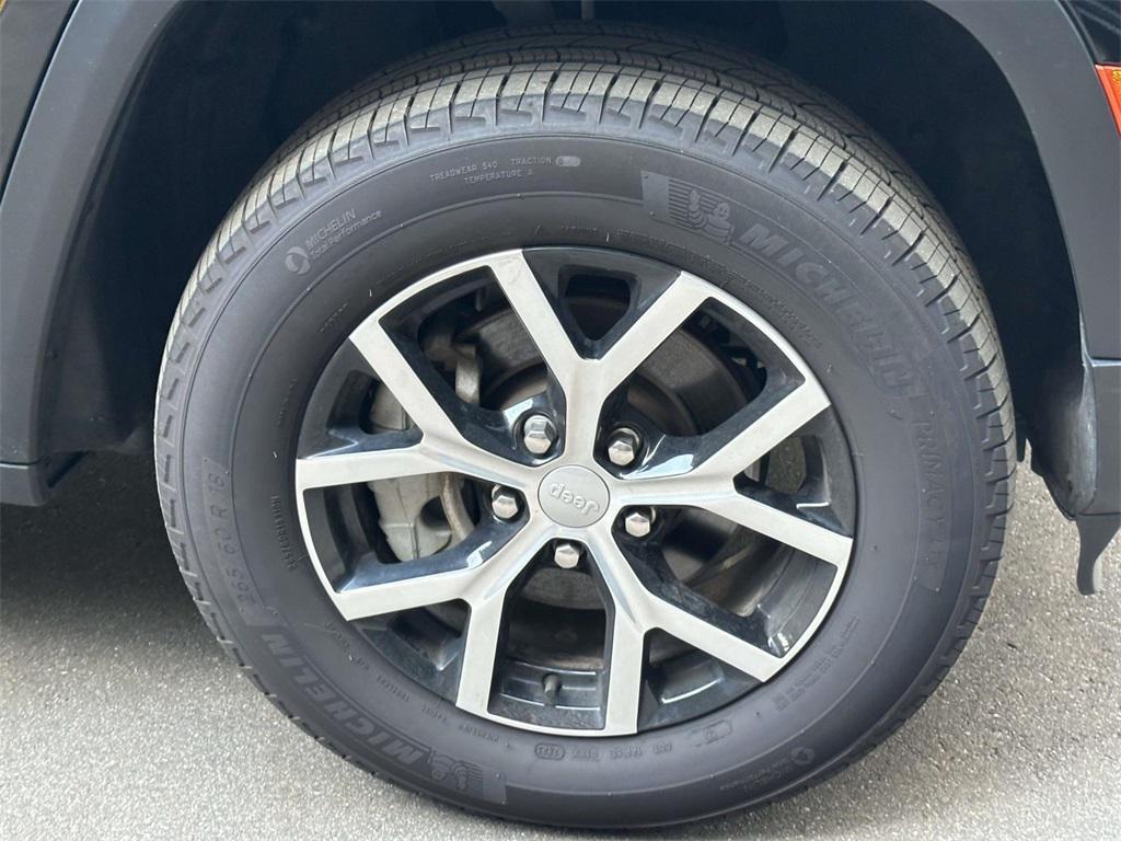 used 2024 Jeep Grand Cherokee car, priced at $35,312
