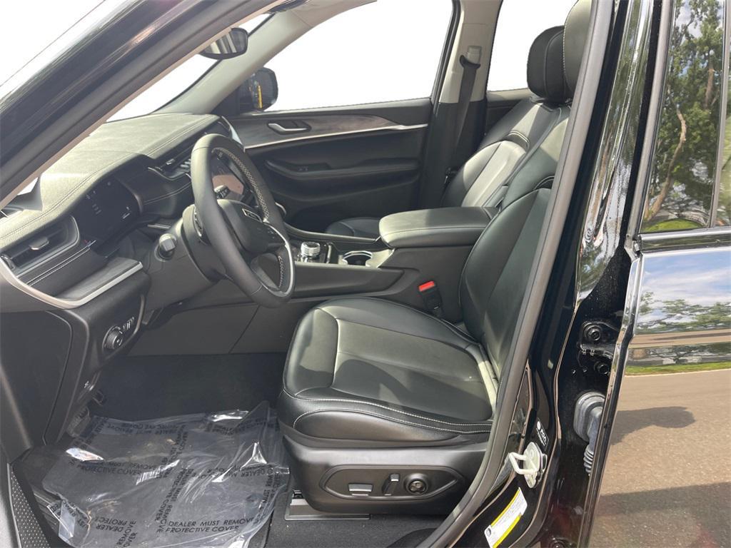 used 2024 Jeep Grand Cherokee car, priced at $37,000