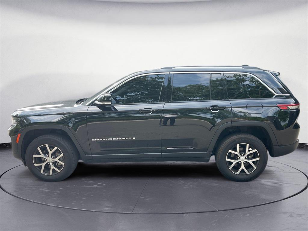 used 2024 Jeep Grand Cherokee car, priced at $37,000