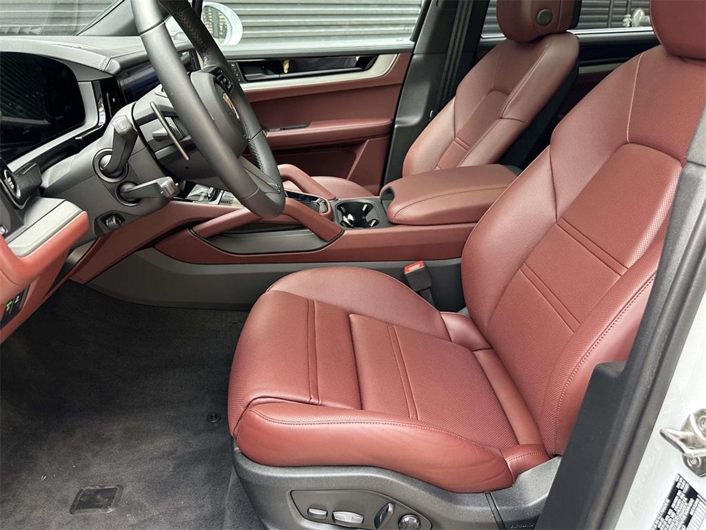 new 2025 Porsche Cayenne car, priced at $128,575