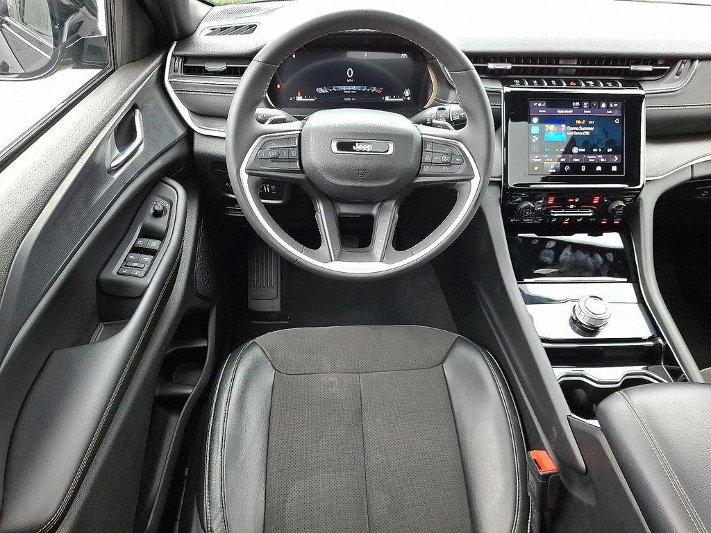 used 2023 Jeep Grand Cherokee car, priced at $31,390