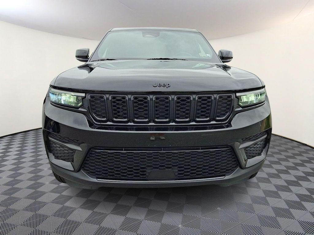 used 2023 Jeep Grand Cherokee car, priced at $31,390