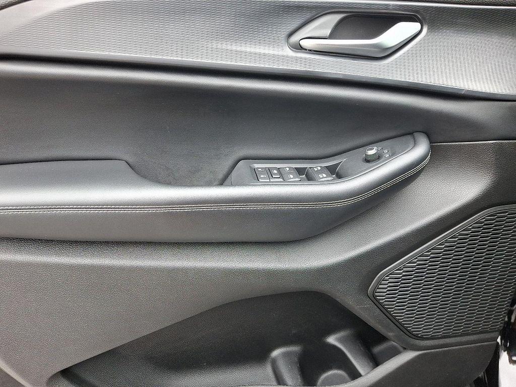 used 2023 Jeep Grand Cherokee car, priced at $31,390