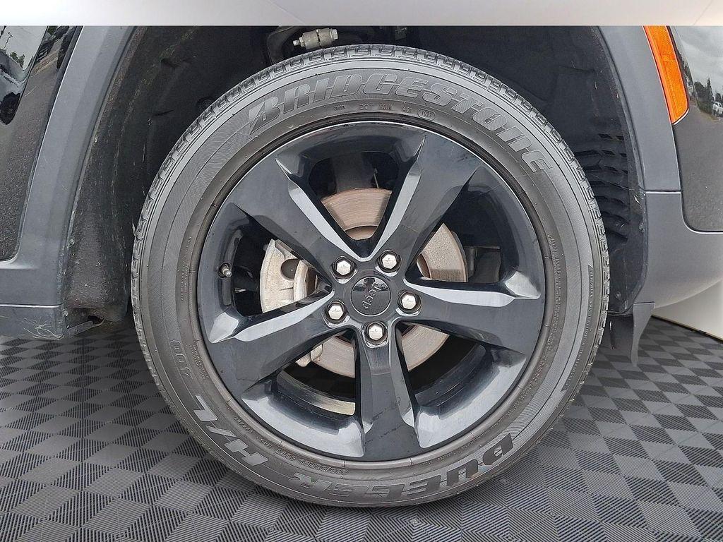 used 2023 Jeep Grand Cherokee car, priced at $31,390