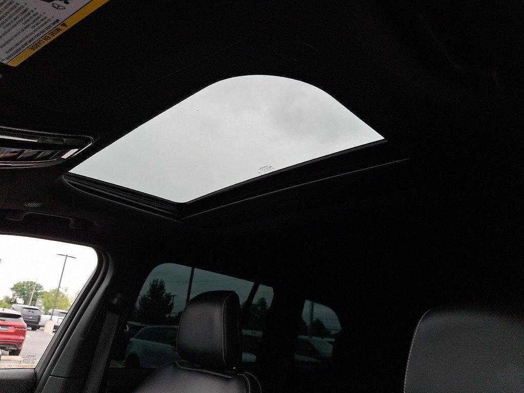 used 2023 Jeep Grand Cherokee car, priced at $31,390