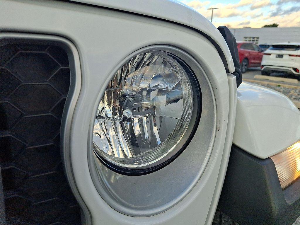 used 2022 Jeep Gladiator car, priced at $32,990