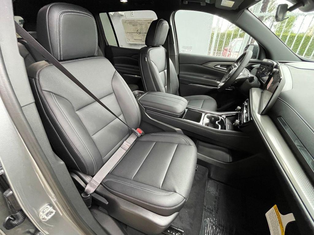 new 2026 Chevrolet Traverse car, priced at $46,490