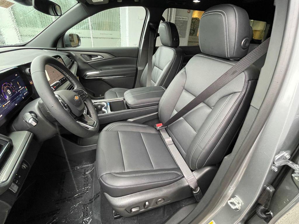 new 2026 Chevrolet Traverse car, priced at $46,490