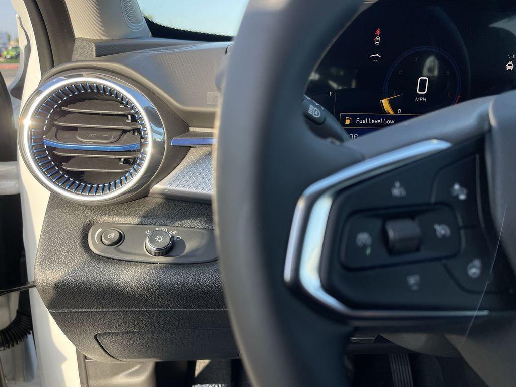 new 2025 Chevrolet Trax car, priced at $26,670