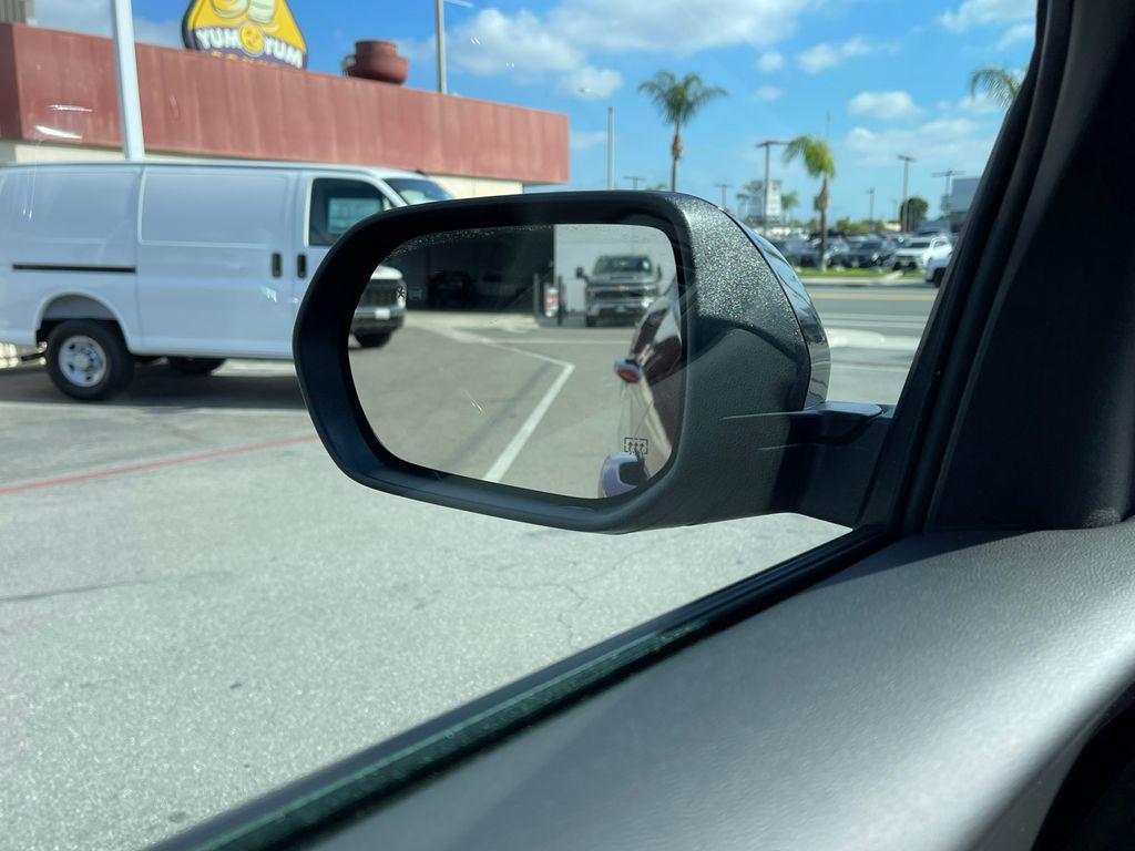 new 2025 Chevrolet Traverse car, priced at $41,995