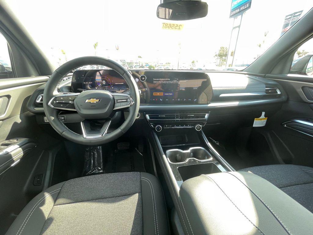 new 2025 Chevrolet Traverse car, priced at $41,995