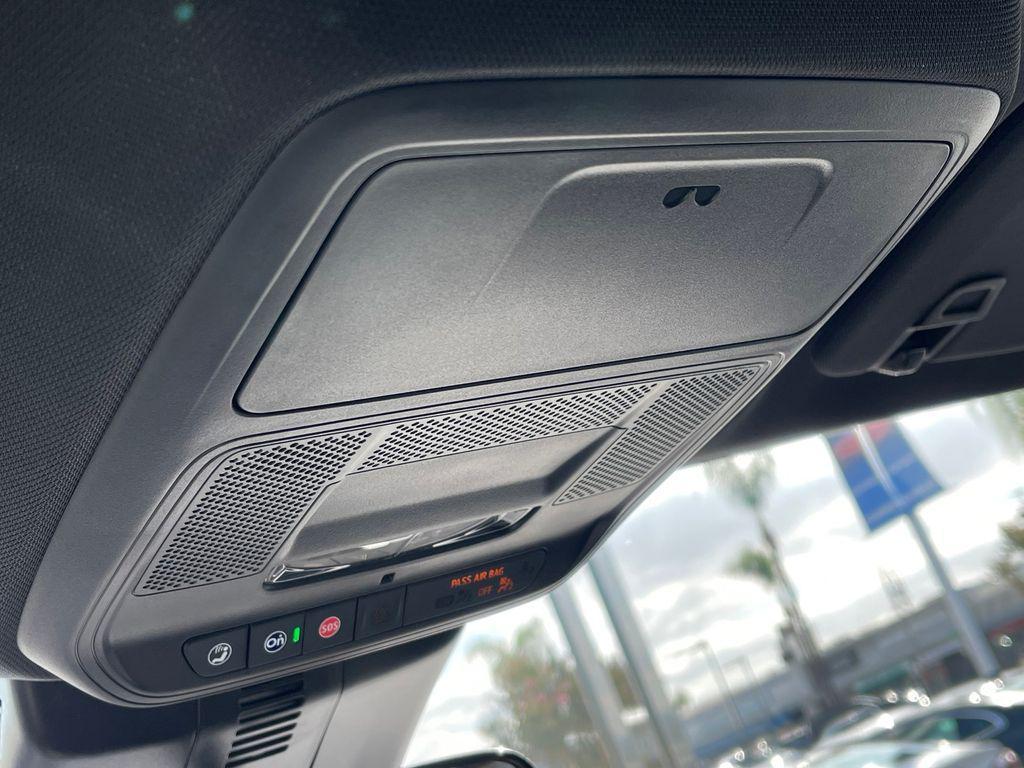 new 2025 Chevrolet Traverse car, priced at $41,995