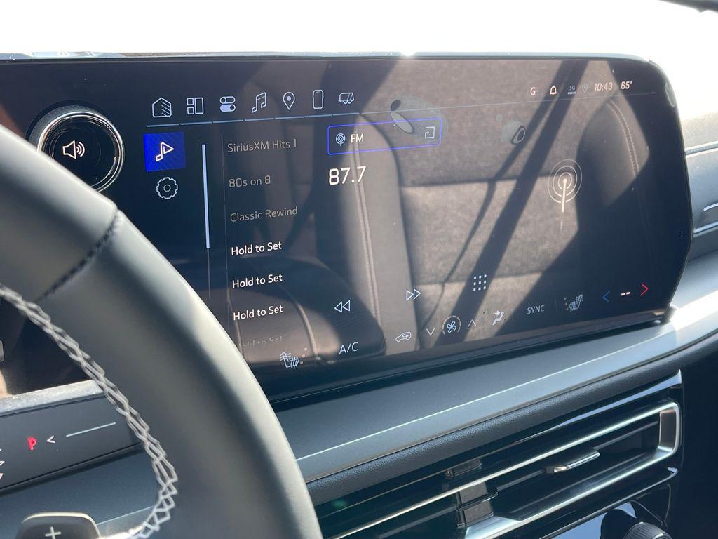 new 2025 Chevrolet Traverse car, priced at $41,995