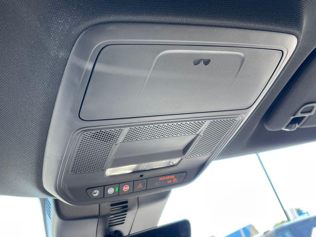 new 2026 Chevrolet Traverse car, priced at $39,899