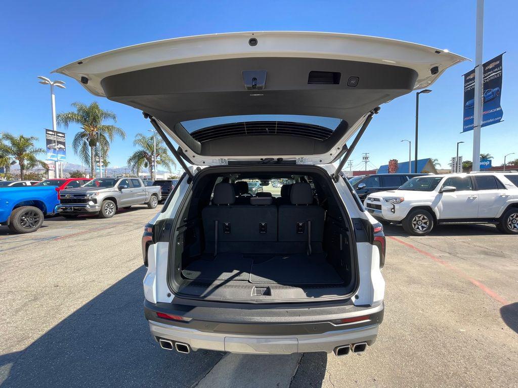 new 2026 Chevrolet Traverse car, priced at $39,899