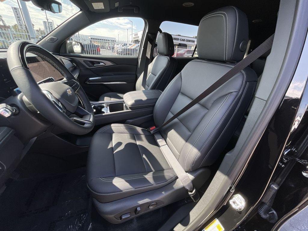 new 2026 Chevrolet Traverse car, priced at $53,030