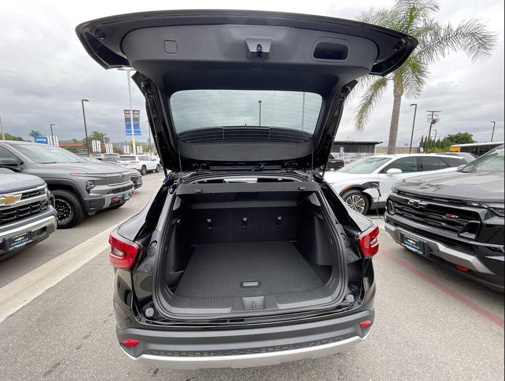 new 2026 Chevrolet Trax car, priced at $25,485