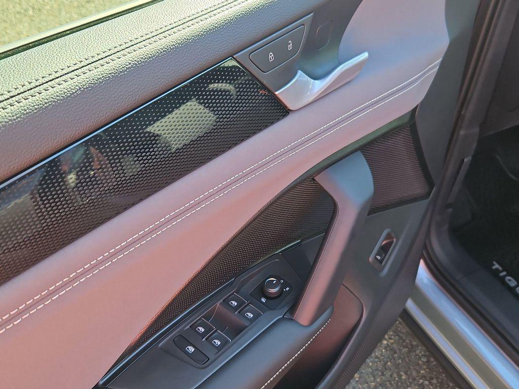 new 2025 Volkswagen Tiguan car, priced at $36,530