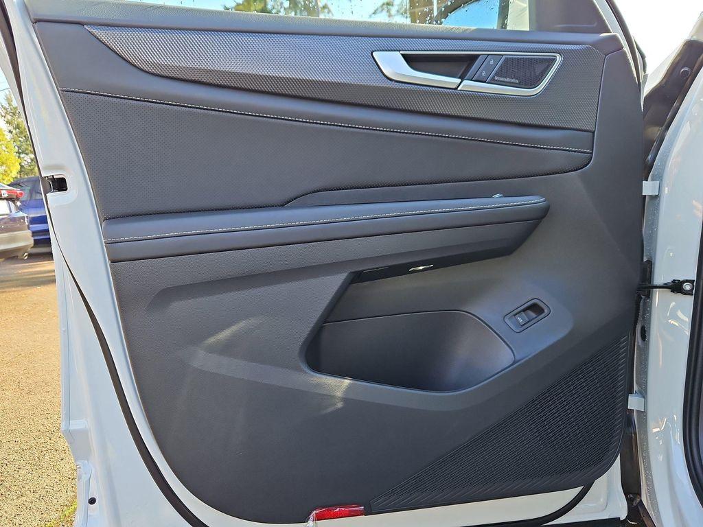 new 2026 Volkswagen Atlas Cross Sport car, priced at $55,255