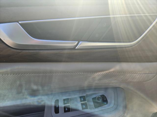 new 2025 Volkswagen Atlas car, priced at $46,092