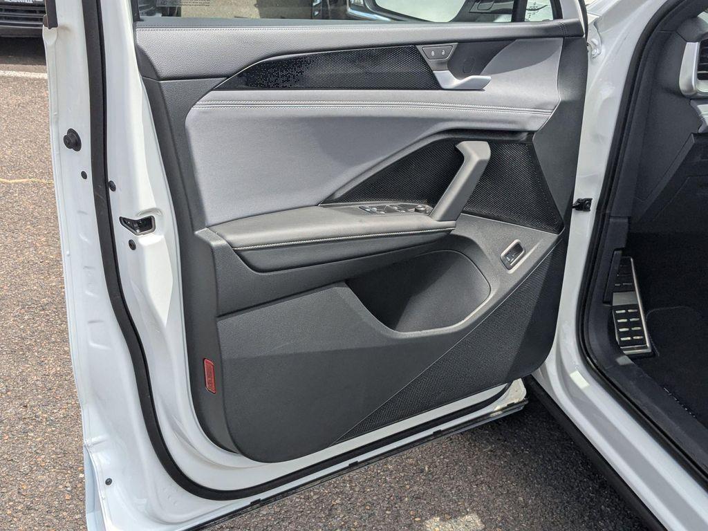 new 2025 Volkswagen Tiguan car, priced at $38,394