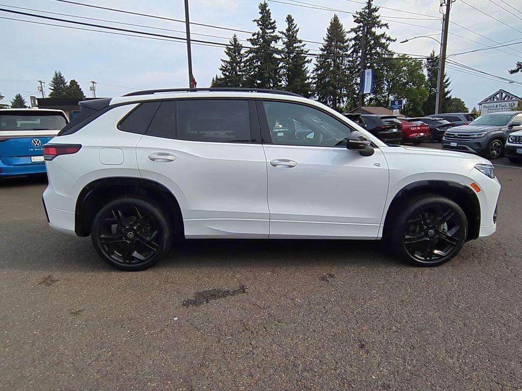 new 2025 Volkswagen Tiguan car, priced at $38,257