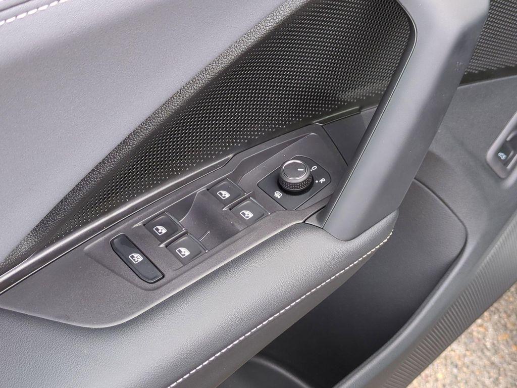new 2025 Volkswagen Tiguan car, priced at $38,257