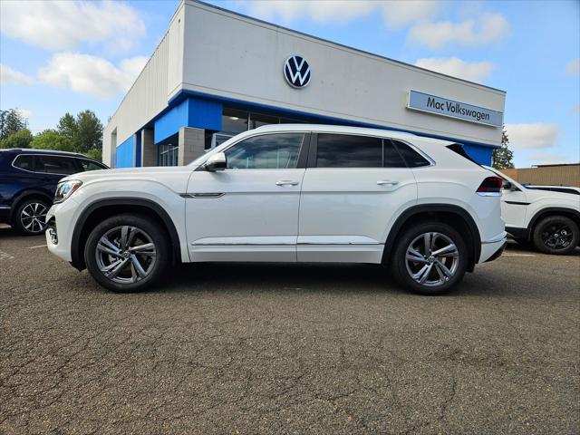 new 2024 Volkswagen Atlas Cross Sport car, priced at $45,946